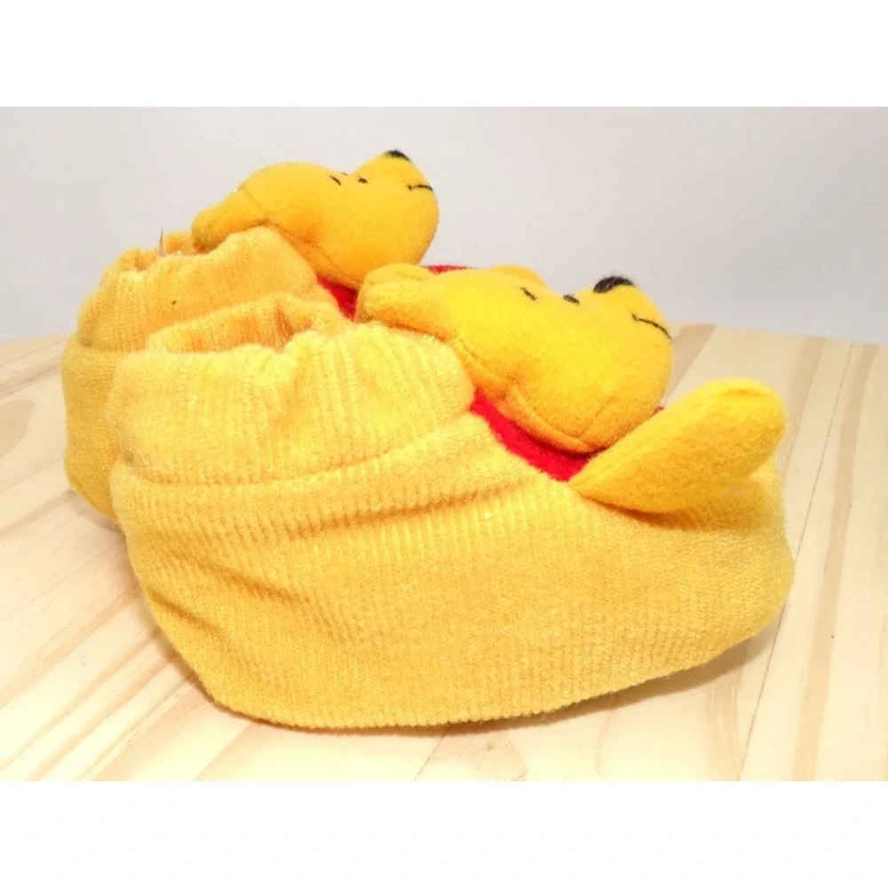 Disney Store Winnie the Pooh Baby Shoes Slippers Russ 2011 Up to 10 Months